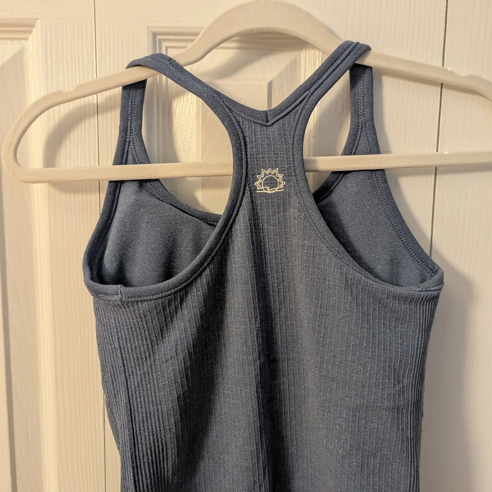 Blue Ribbed Tank Top - Picture 4 of 4